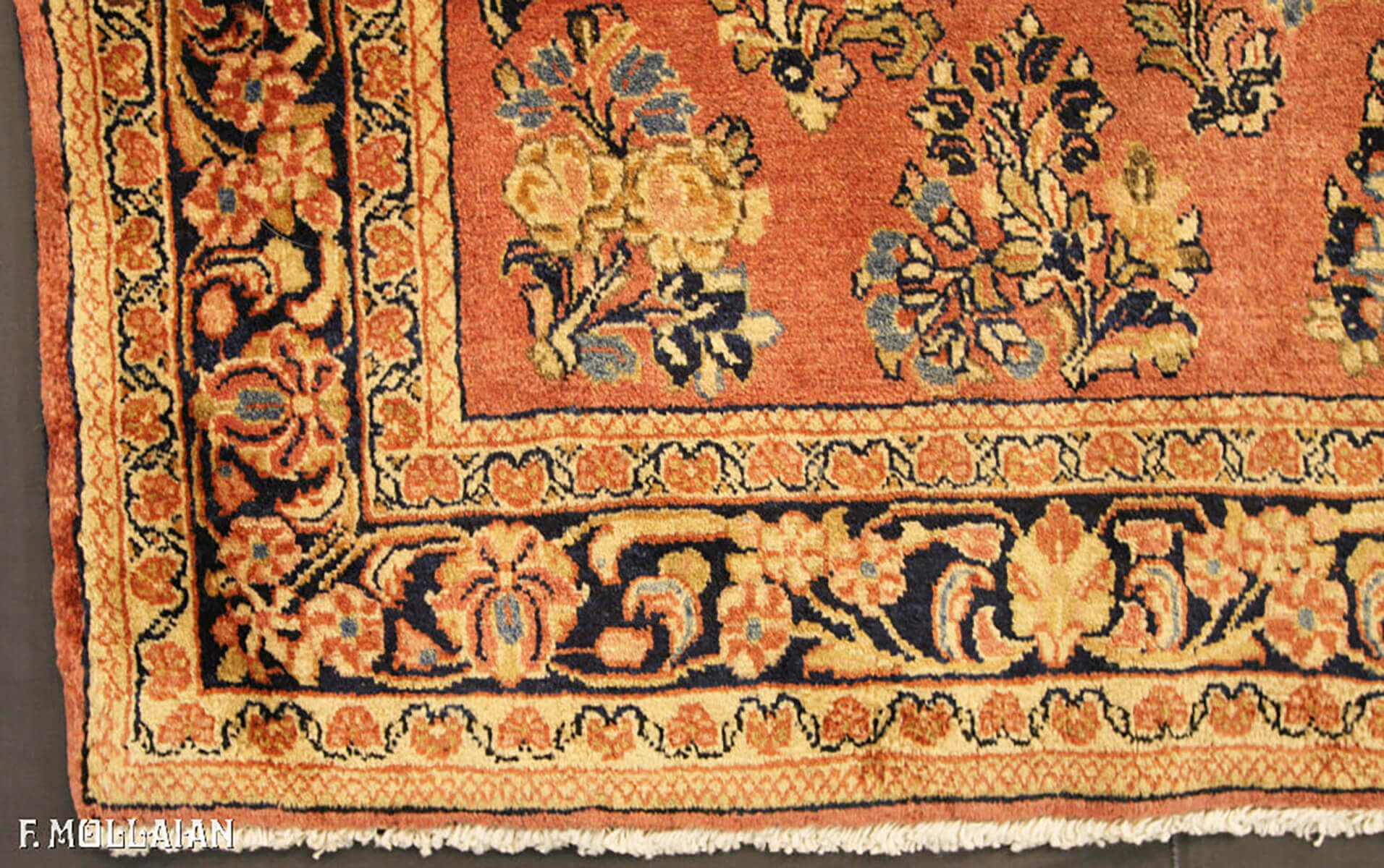 Antique Persian Saruk Rug n°:52200498